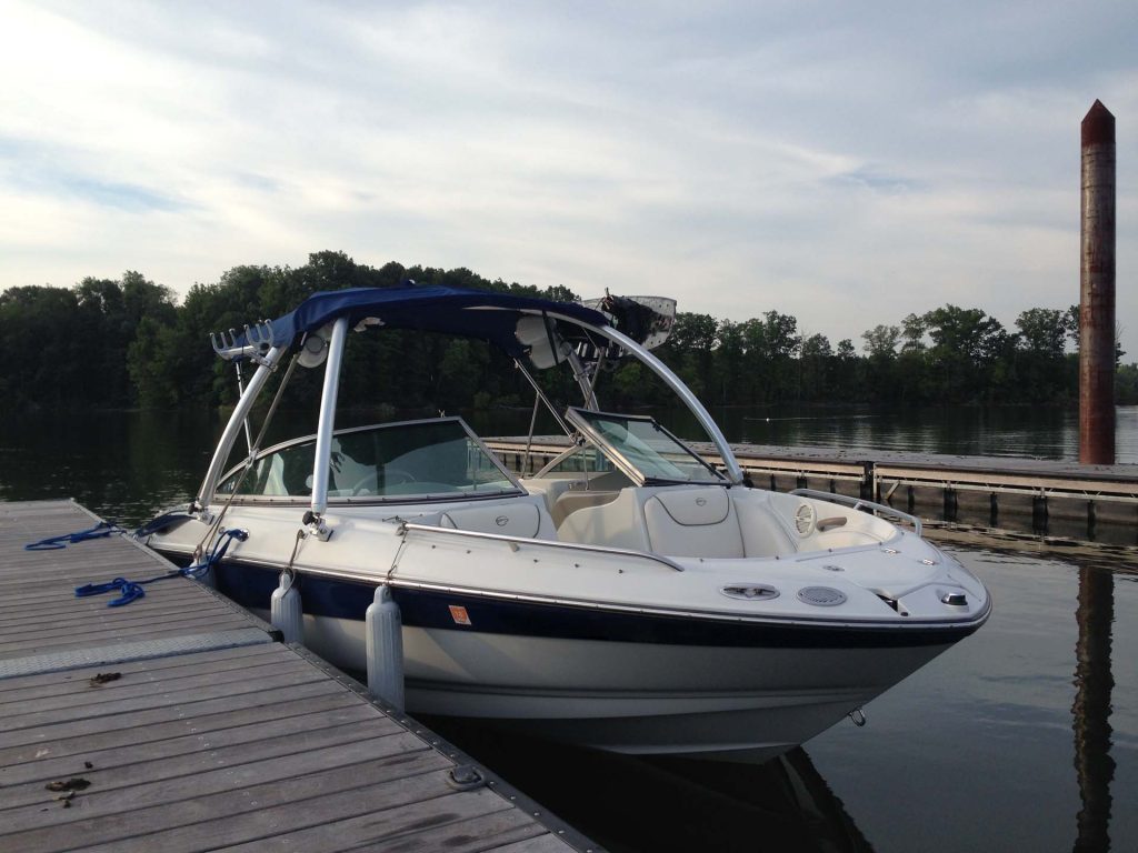 2005 Crownline 216