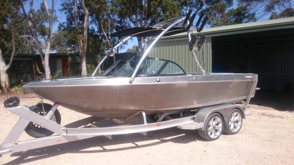 2011 Calibre Wakeboat