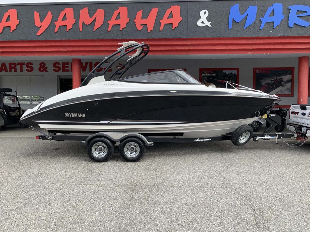 2017 Yamaha 242 Limited S